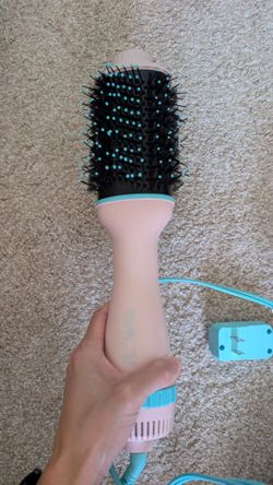 Flower Blowout Brush