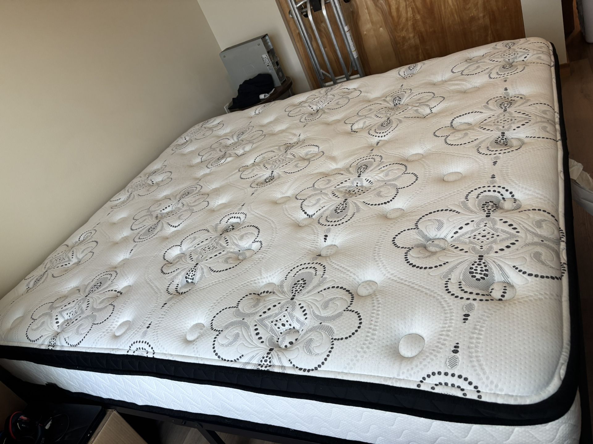 Ashley Signature California King Bed w/frame