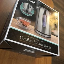 Parini electric kettle stainless steel brand new