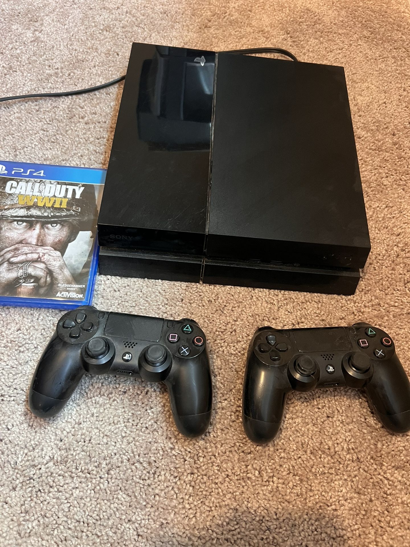 PS4 2 Controllers - Good Condition