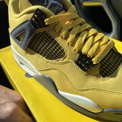 Jordan 4s Retro LIGHTNING 