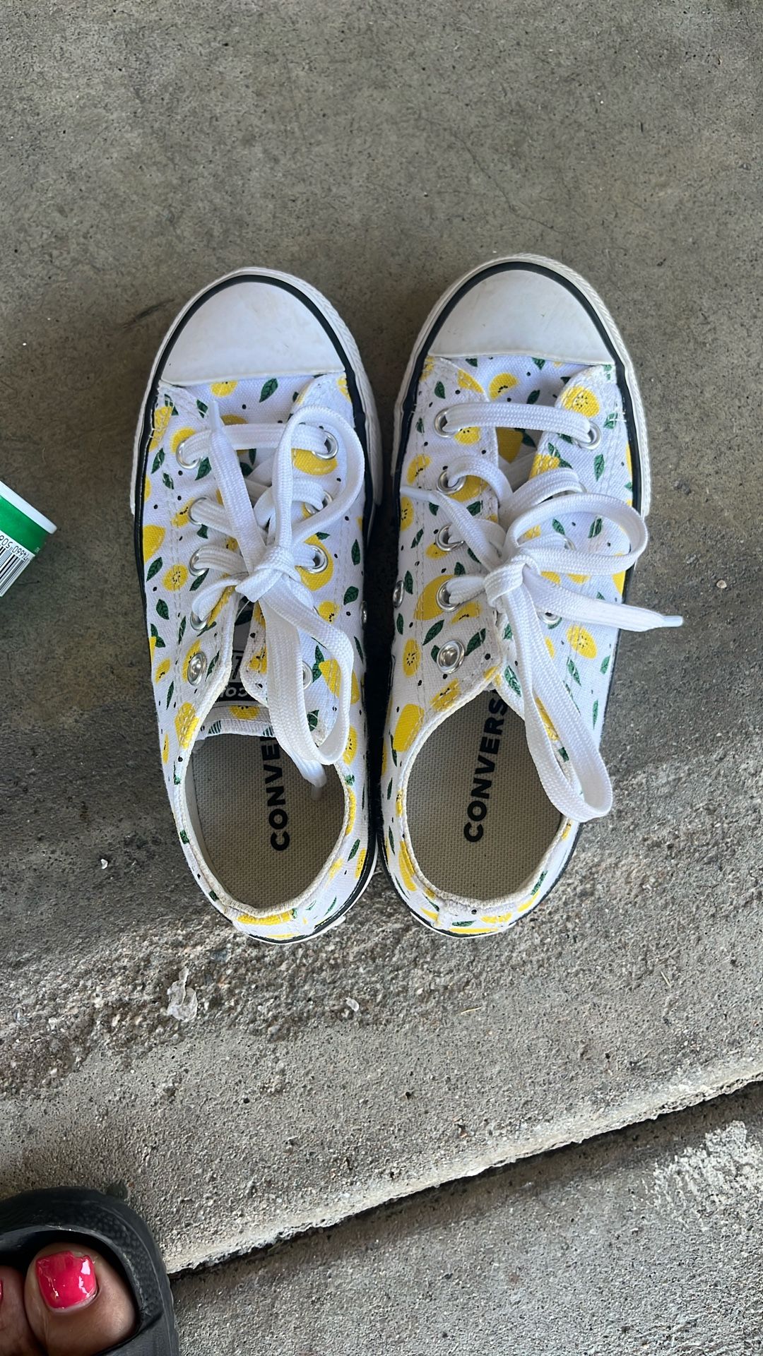 Girls Converse All Star Size 13 With Lemons