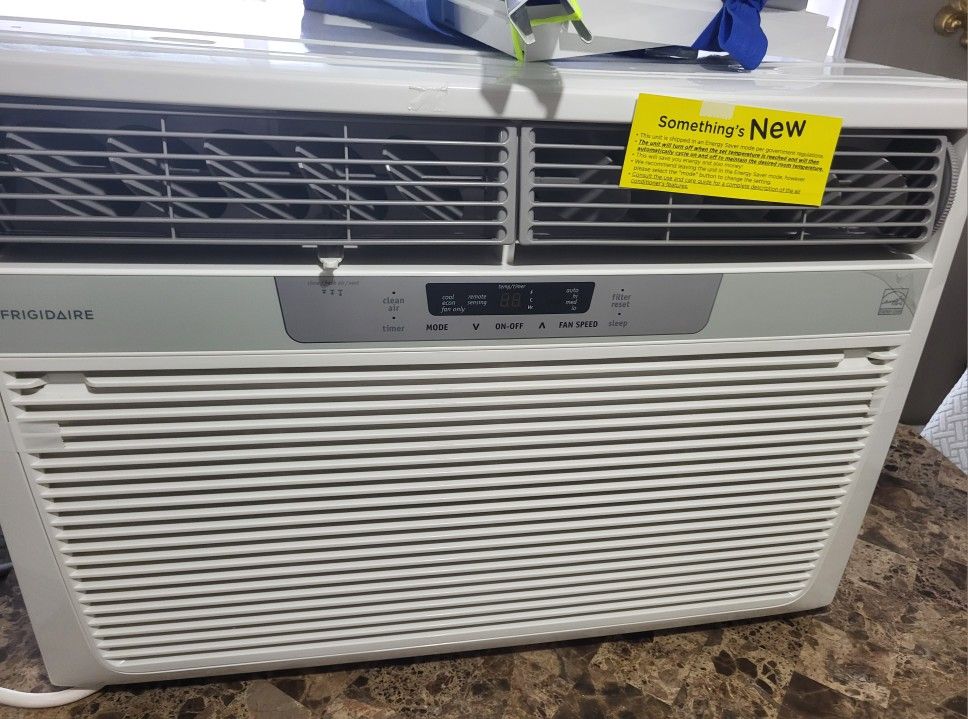 AC Frigidaire 22,000 BTU 