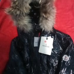 EXCELENTE Moncler 3 foxfur Puffer Coat y Prada Milano