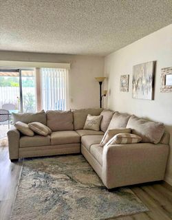 Bob’s sofa couch sectional