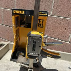 Dewalt Construction Jack 