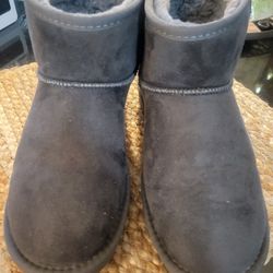 Woman's  LEATHER Boots 