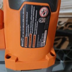 RIDGID, específicamente el modelo R4113 [9, 16]. Es
