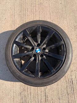 Genuine 18" BMW Style 365 Wheel + Tire (5-Series / 6-Series)Price: $140 OBO