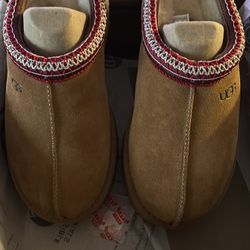 Brand New Uggs Size 5