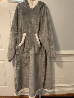 Oversized Wearable Blanket – Basically New