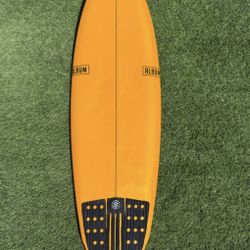 Album Twinsman Surfboard Pin Tail 5’8 