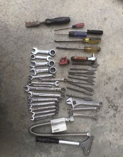 Misc craftsman, husky and other tools going to best offer