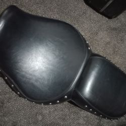 Kawasaki Vulcan VN900 Classic Full 1-Piece Seat Driver Passenger 53066-0157 05-09