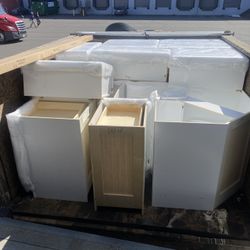 On Sale Shaker White Kitchen Cabinets 