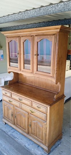 Beautiful Solid Maple Hutch