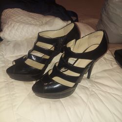 Nine West Patent Cut Out Heels Size 8.5