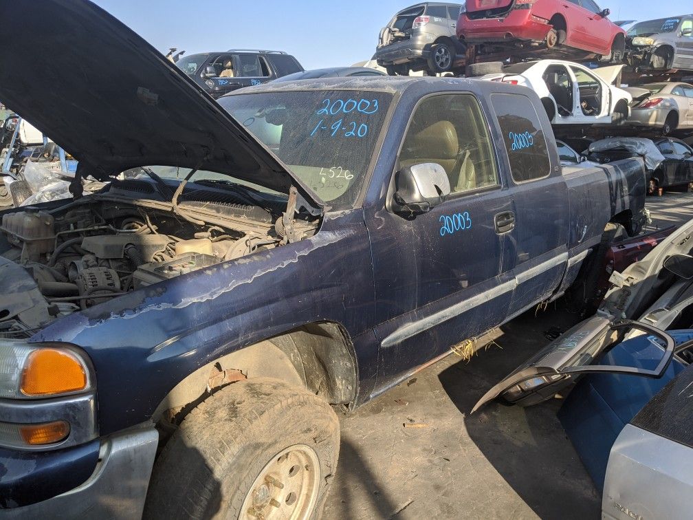 2000 GMC Sierra 1500 (Parting Out)