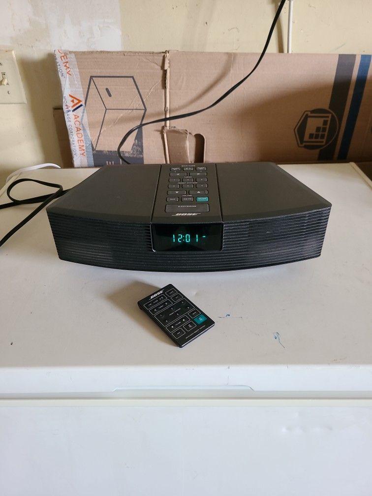 Bose Alarm Clock Radio W/ Remote for Sale in Hesperia, CA OfferUp