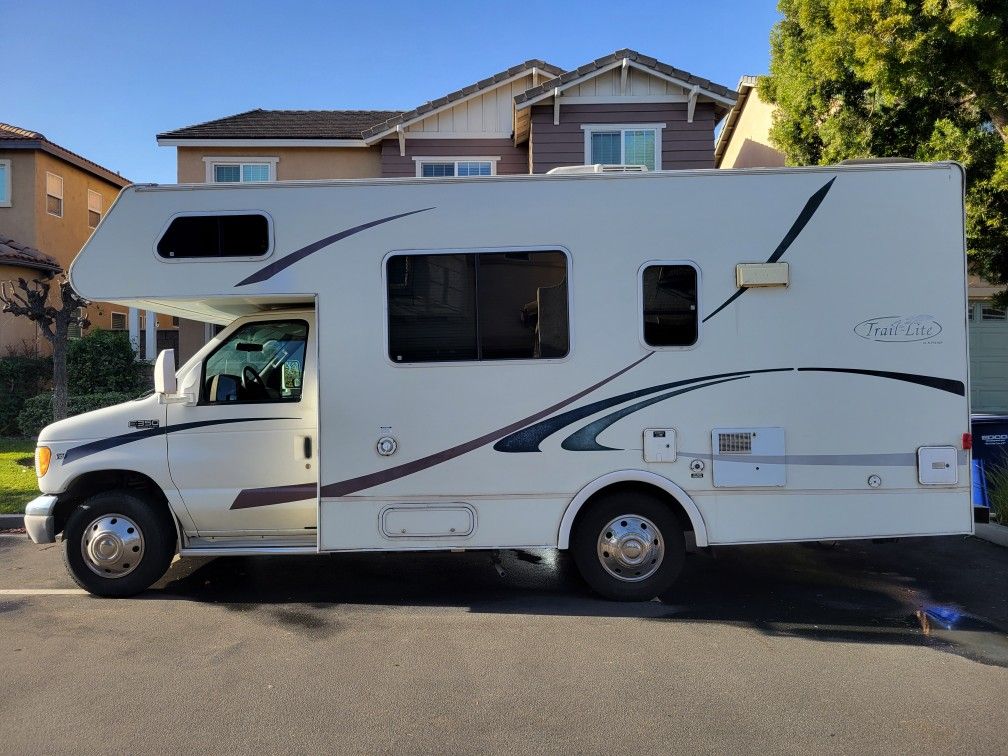 2003 R vision Trail lite