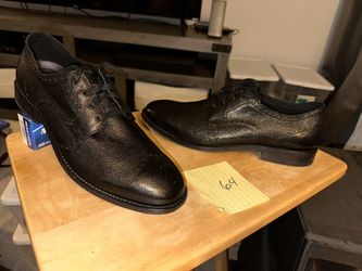 Selling 80-100 pairs of men's size 13 shoes (a couple are large size 12s)