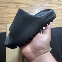 YEEZY SLIDE ONXY 