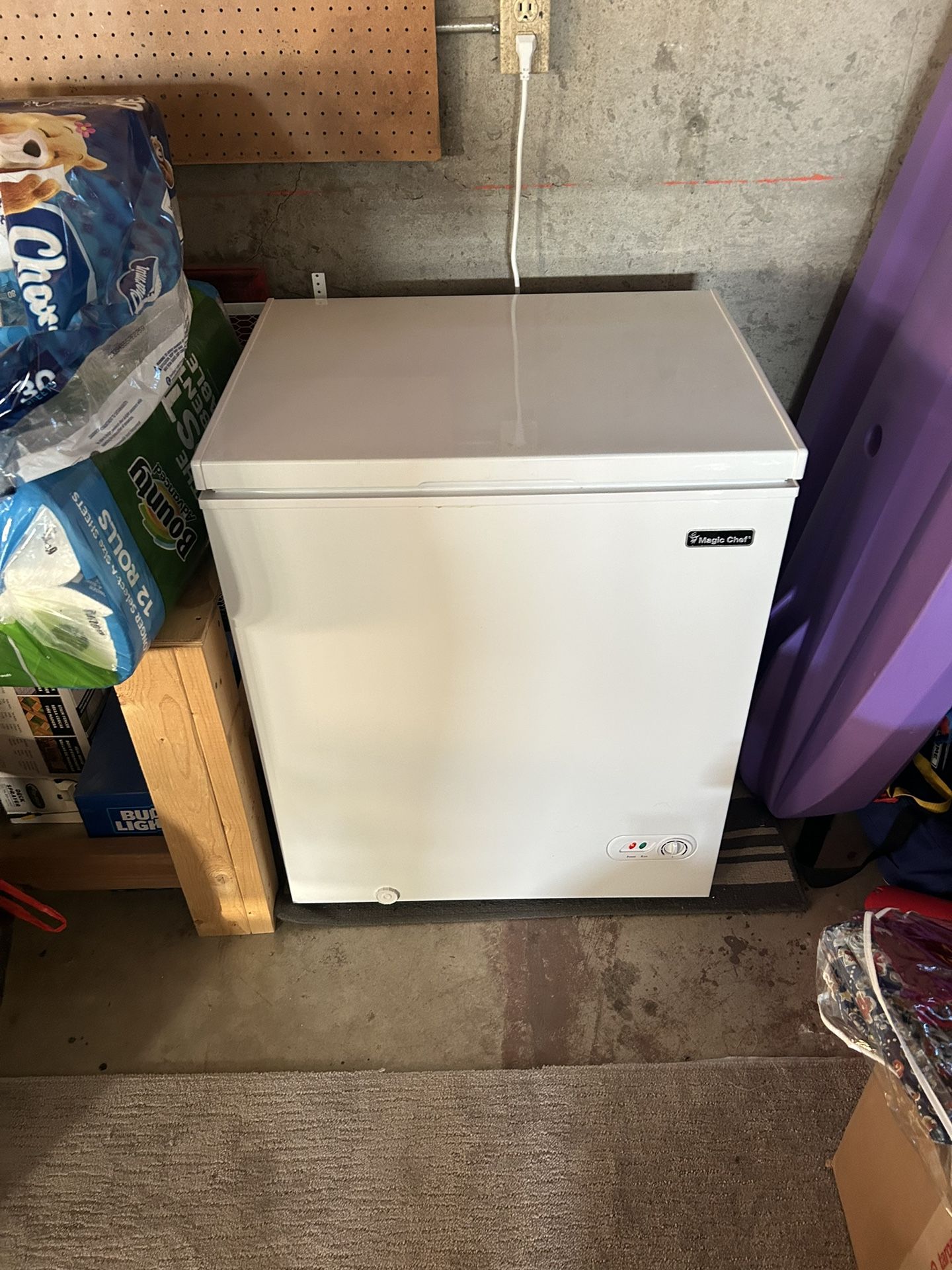 Magic Chef Freezer . 24 W x 36 H .