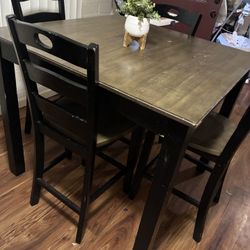 Table With Chairs 
