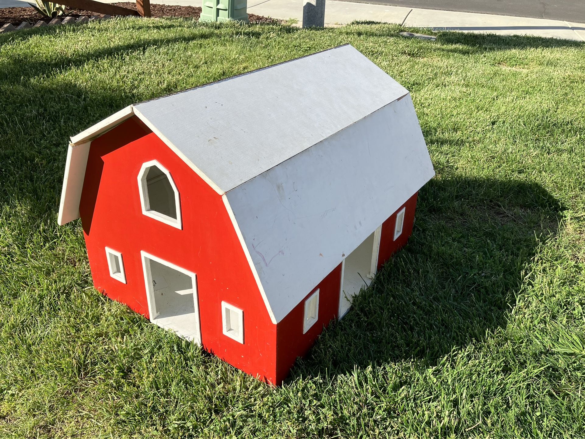 Large Solid Wooden Barn Toy Box for Sale in Murrieta, CA OfferUp