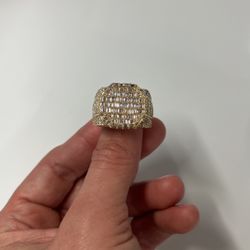 14k Mens Diamonds Baggets Ring 17.0g