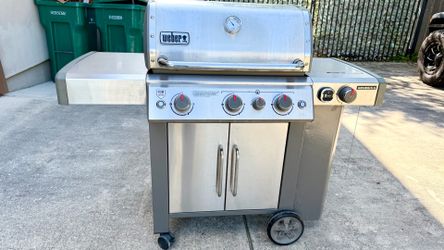 Weber Genesis II barbecue BBQ grill