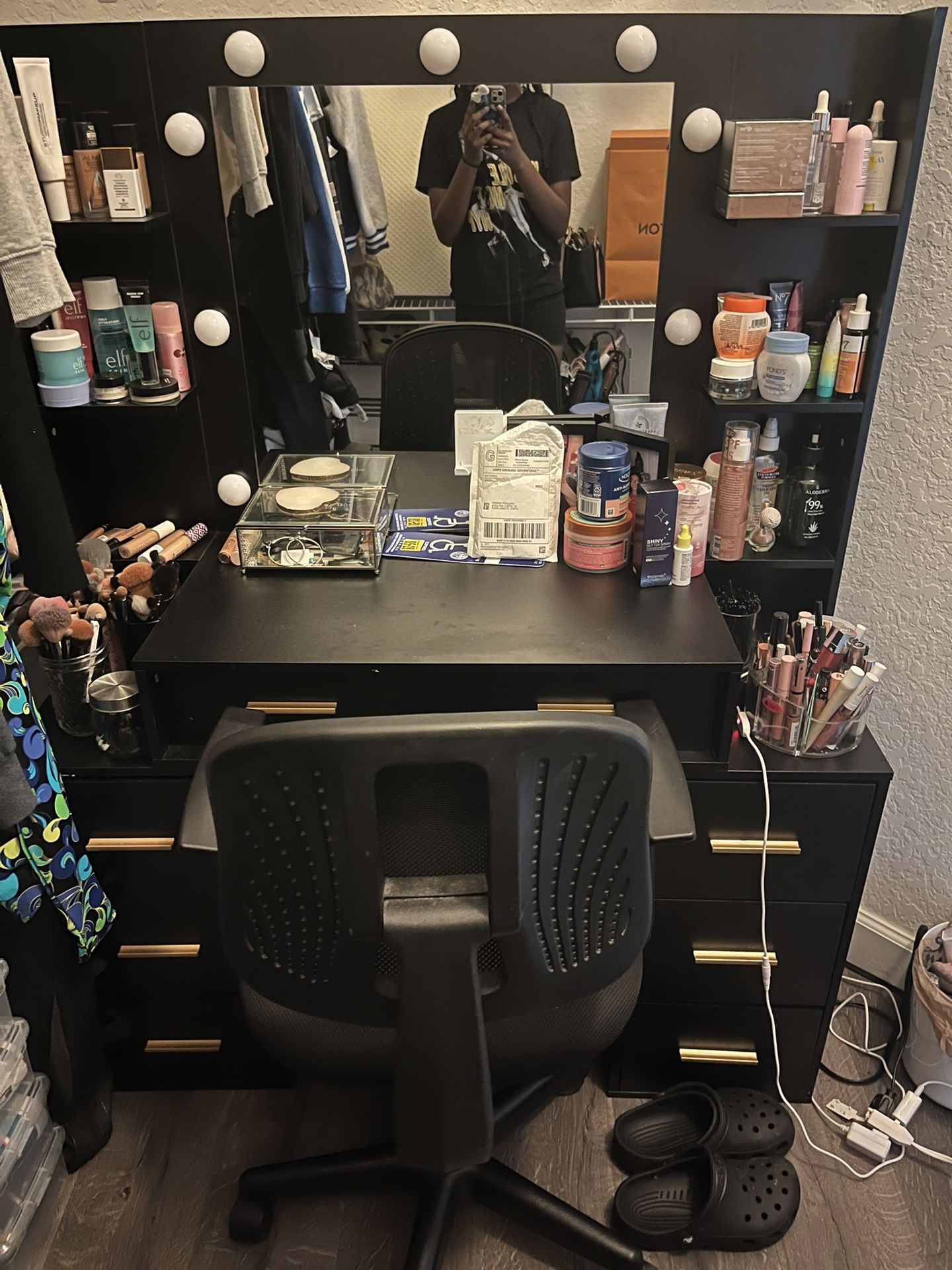 Make Up Vanity