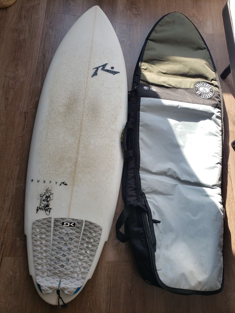 Rusty dwart surfboard 5'6" with bag