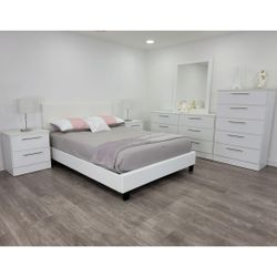 Bedroom Set *** Sold Separately Too ****** Juego De Cuarto **** Se Puede Vender Por Separado ***