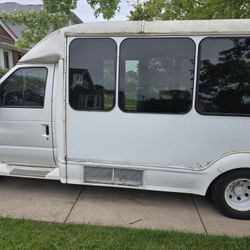 2007 Ford E-350
