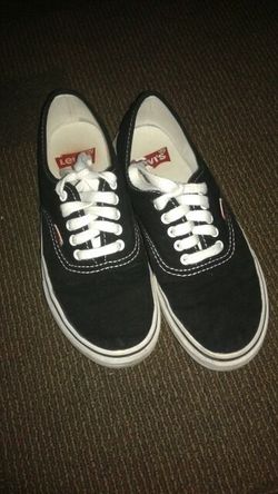 Levis size 9