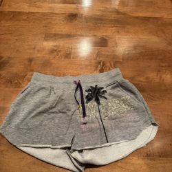 Woman’s Ivy Park  Shorts Shipping Available 