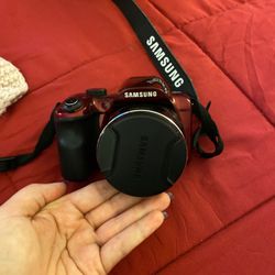 Samsung WB 1100F 16.4 mega pixels - has wifi connection