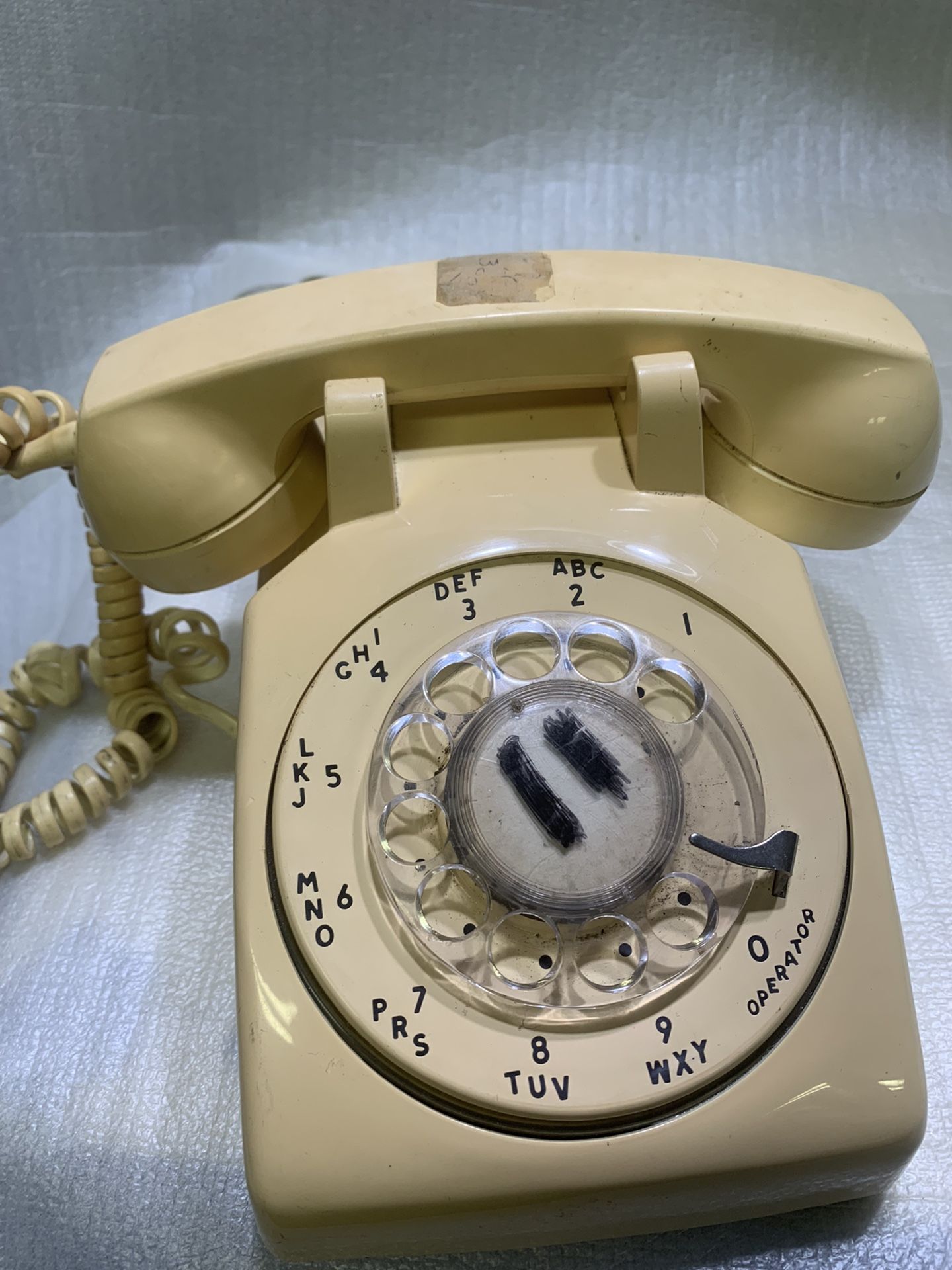Western Electric 500DM Yellow Rotary Desk Phone Bell Systems Modular Plug 1978