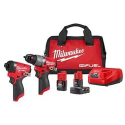 Brand New Milwaukee 2 Tool 2 Batteries Drill Set