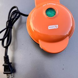 Dash Mini Pumpkin Waffle Maker – Orange, New/Open Box