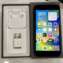 iPhone 8 Plus Unlocked With Accessories 