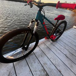 trek marlin 7 wheelie bike