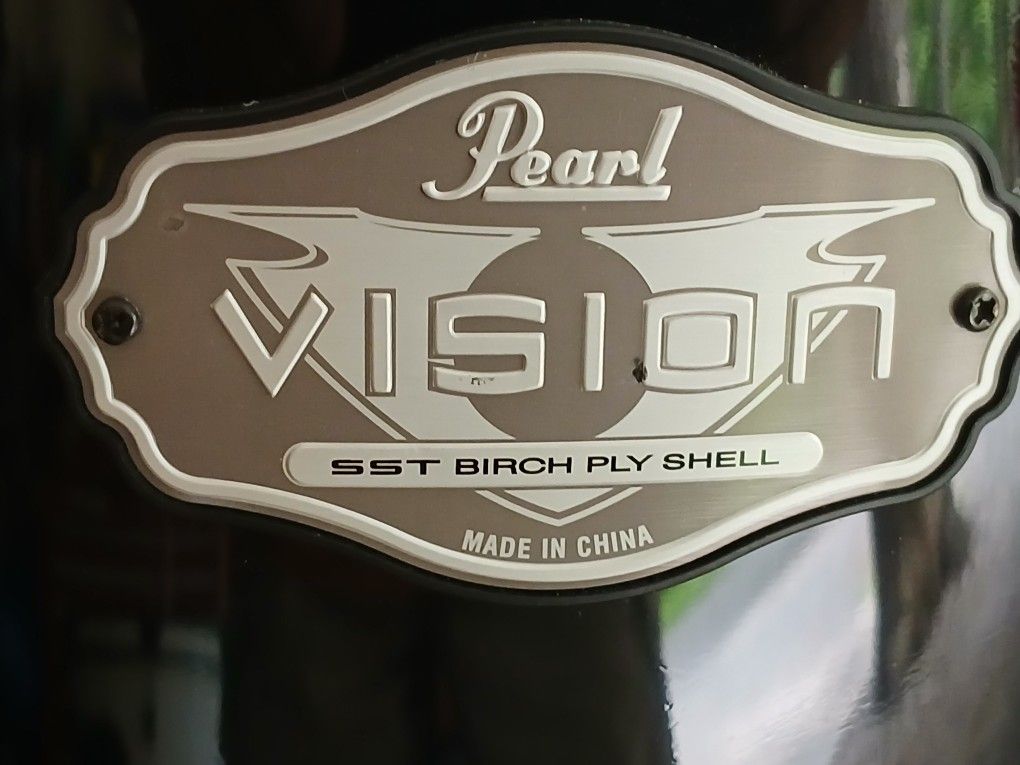 Like New Pearl 6 Piece Vision Series Drum Set
