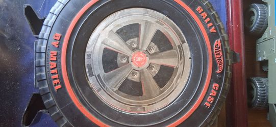 Vintage 1969 Hot Wheels with case