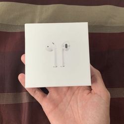 Airpods! In PERFECT Condition. 
