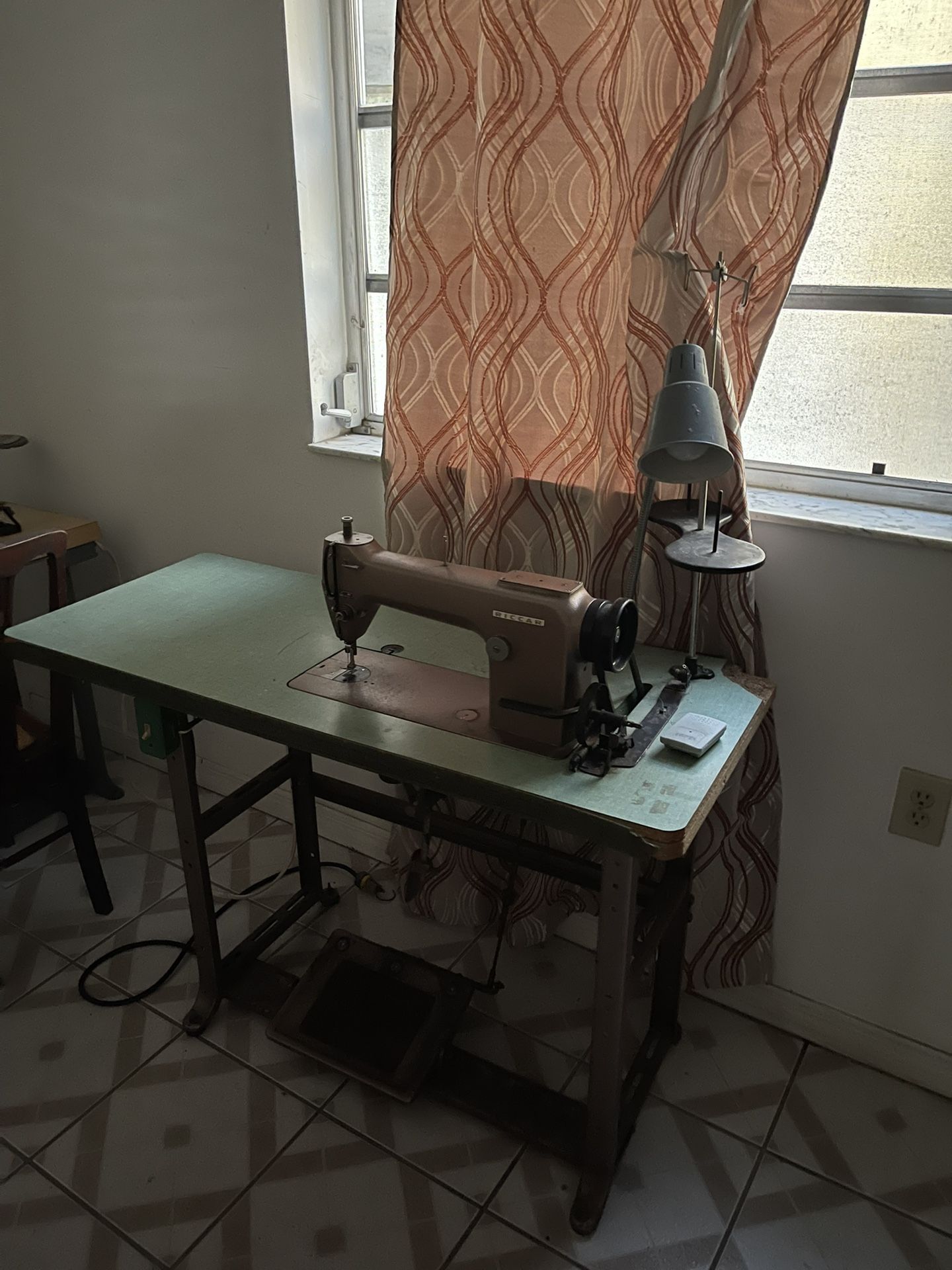 Riccar industrial sewing machine