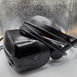 SAMSUNG HMD Odyssey+ Windows Mixed Reality Headset with 2 Wireless Controllers