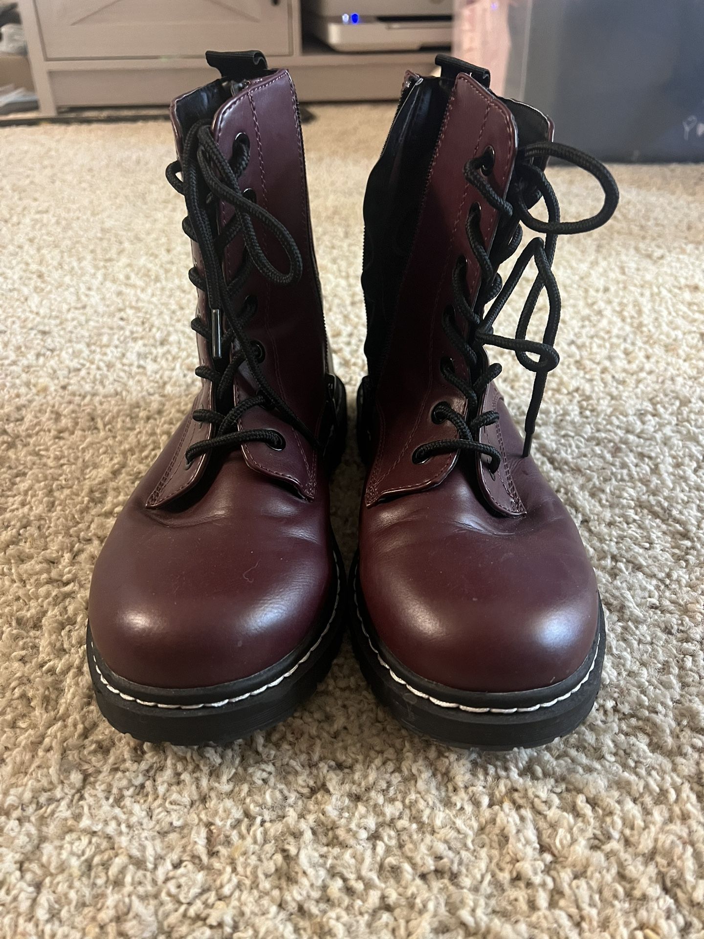🔥 Torrid Burgundy Lace-Up Combat Boots – Size 9 WW – Only $15! 🔥