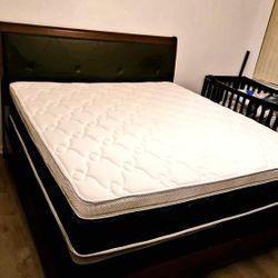 NEW KING PLUSH PILLOW TOP MATTRESS. Bed frame is not available. Take it home same day 👍